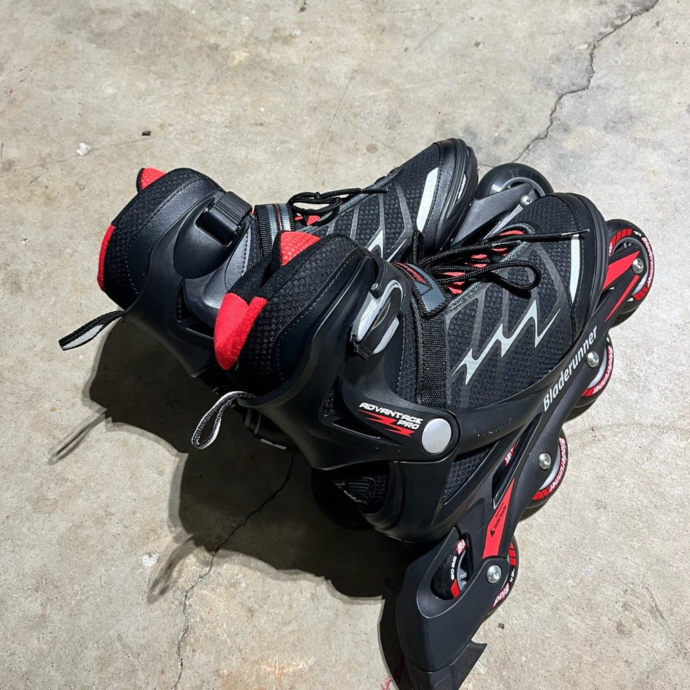 SKATERS SIZE 9 MENS 
OPEN TO OFFERS